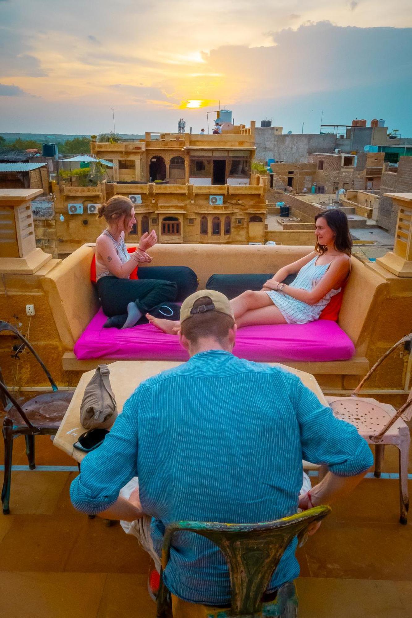 Open Road Hostel And Cafe Jaisalmer Eksteriør billede